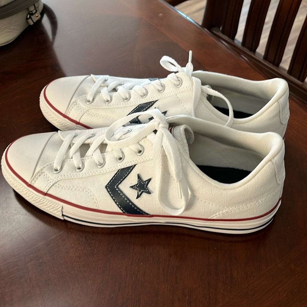 Men’s white converse low size Men’s 10